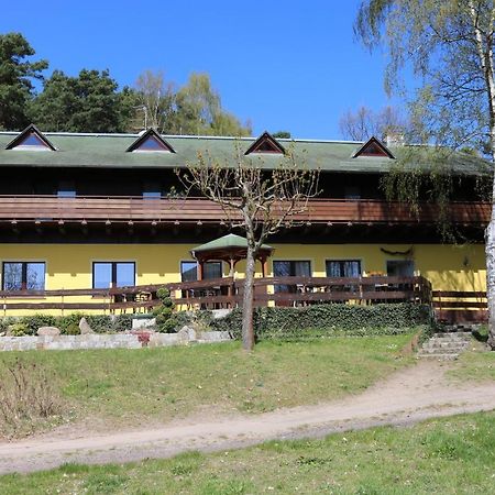 Hotel Und Restaurant Karpfenschaenke Schenkendobern Exterior foto