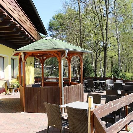 Hotel Und Restaurant Karpfenschaenke Schenkendobern Exterior foto